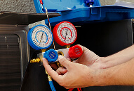 engineer-calibrating-manometers-image